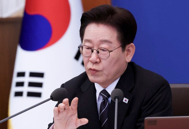 李대통령 "주한미군 무기 반출, 대북 억지력 문제 없어"