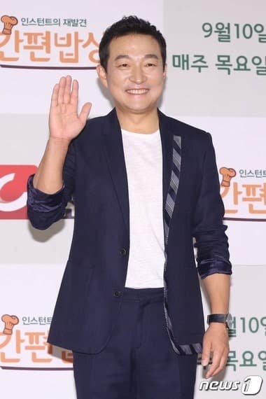 '음주운전 뺑소니 혐의' 배우 이재룡 경찰 출석…'술타기' 의혹 추궁