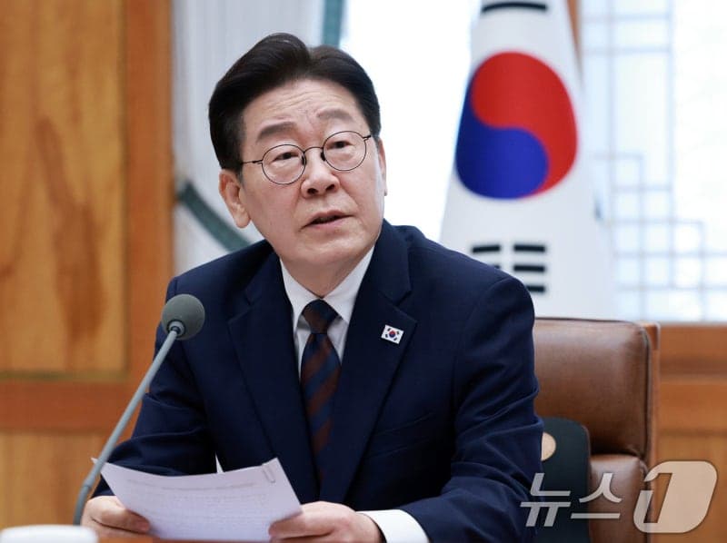 이재명 대통령, '신중 개혁' 강조하며 강경파에 경고