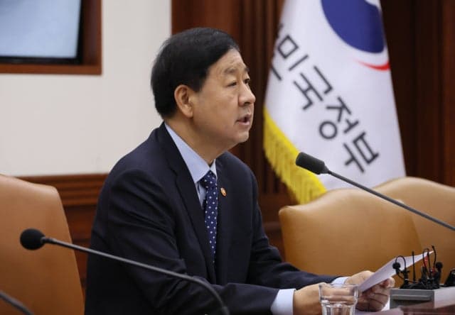 구윤철 "석유 최고가격제 2주 단위 시행…1800원 되면 해제"