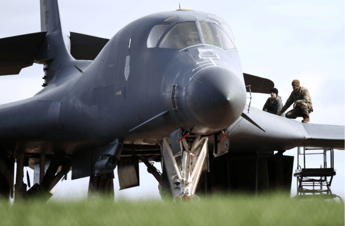 “지옥 같았다” 美, 테헤란 전역 폭격…호르무즈 해협 놓고 ‘기싸움’