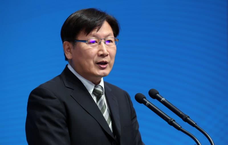 주OECD 대사에 '사노맹' 출신 백태웅 교수 임명