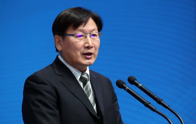 주OECD 대사에 '사노맹' 출신 백태웅 교수 임명