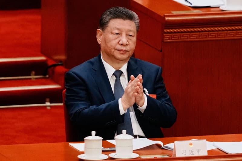 中 양회 폐막, 성장률 목표 낮추고 'AI 경제' 전환 총력 선언