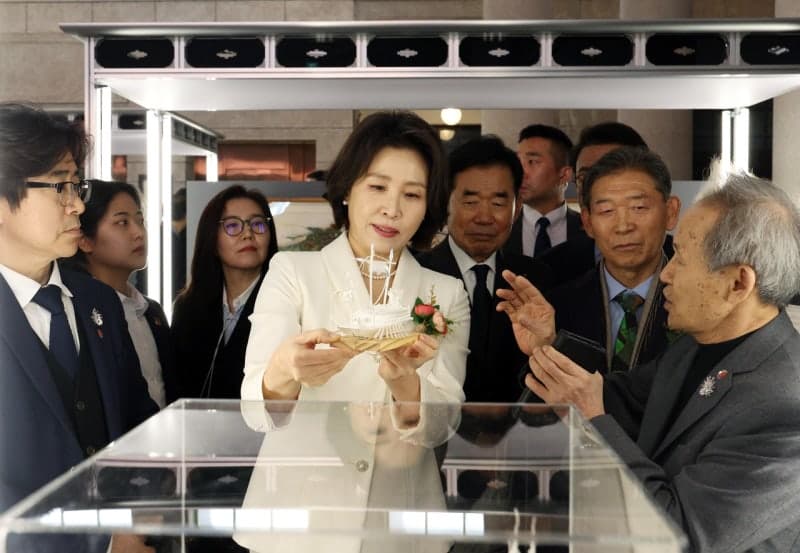 김혜경 여사 "전통문화 관심·인기, 장인 창작 기반 되길"