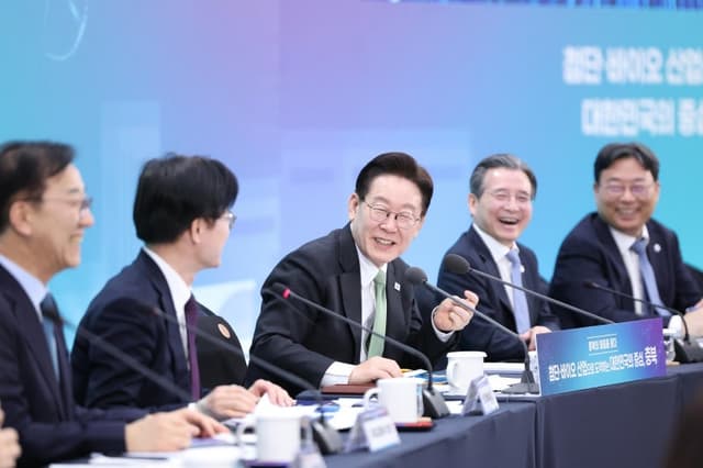 이 대통령 "충남·북·대전 거대 통합 고민해야…2차 공기관 이전 집중 방식으로"