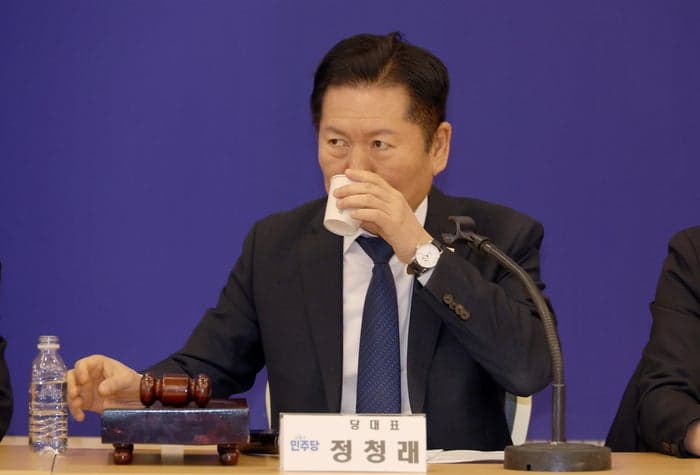 민주당 '공소취소 거래설' 고발 등 강력대응…김어준 "고소·고발 무고죄로 맞대응"