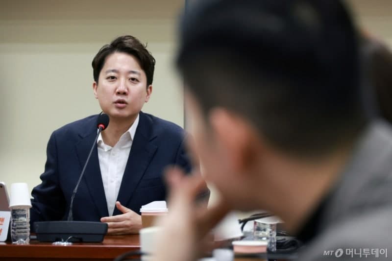 이준석 모친 악플러, 성폭력법 위반 검찰 송치