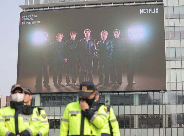 BTS 광화문 공연, 26만 인파 안전 위한 전례 없는 통제