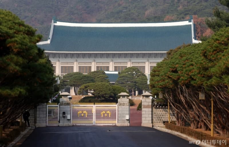 靑 "호르무즈 군함 파견, 한미 간 긴밀히 소통·검토해 판단"