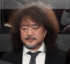 與 "언론사 조치는 신중히" '공소취소 거래설' 김어준 고발 제외에 민주당 입장