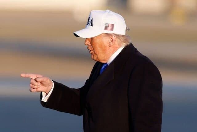 트럼프 행정부 "이란 전쟁 비판적 보도하면 언론사 면허 박탈" 경고