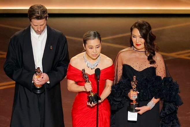 “한국인 위한 것” ‘케데헌’ 오스카 품었다…아카데미 장편 애니메이션상 수상