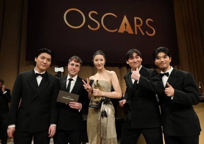 오스카 2관왕 '케데헌', 매기 강 감독 "한국인에게 바친다"…디캐프리오도 응원봉