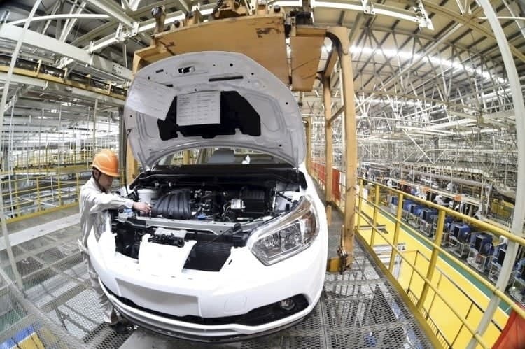 호르무즈 봉쇄 직격탄…일본 車 업계 '초비상', 닛산 1천200대 감산 돌입