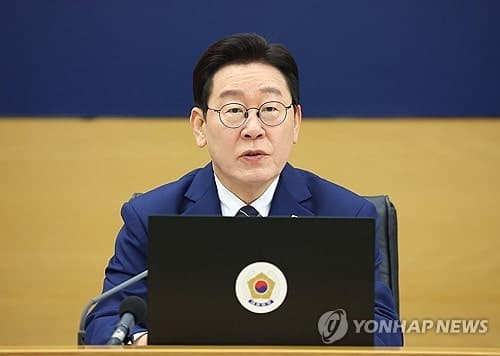 이 대통령, 세종서 공직자 격려 오찬…"소고기 사주라 해야겠다"