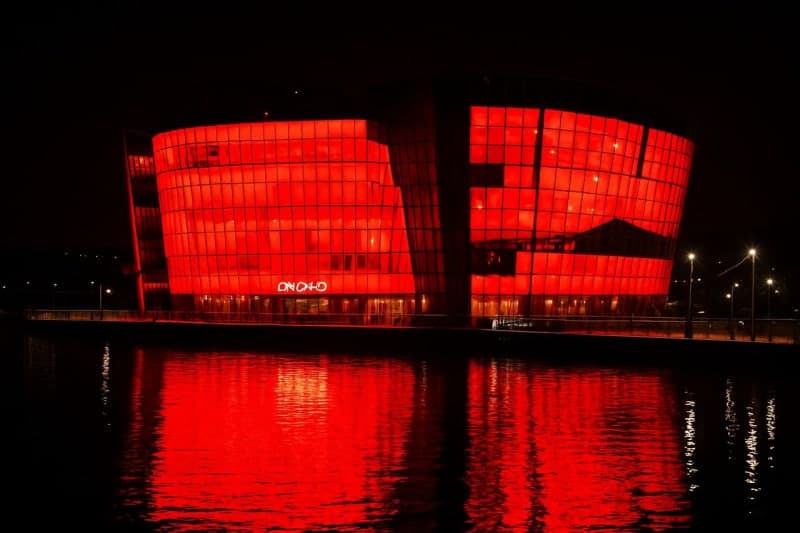 BTS 컴백에 서울 붉은 물결…하이브 "정치적 해석 자제 요청"