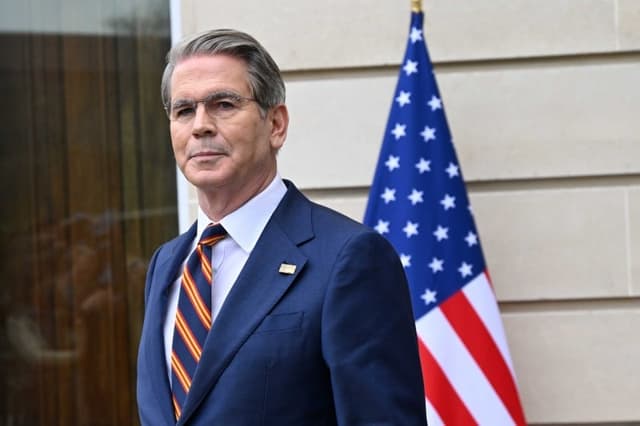 미 재무장관 "해상에 묶인 이란산 원유 제재 해제할 수도" 유가 안정 카드 꺼내나