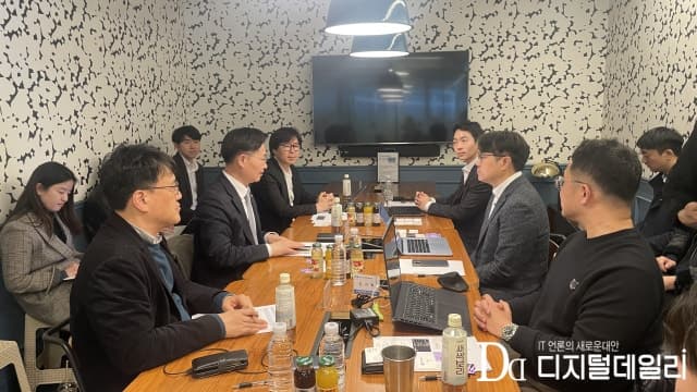 구혁채 1차관, 'AI 과학자' 활용 바이오 연구 현장 찾아 "신약 개발 기간 단축"