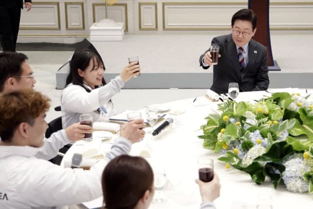 이재명 대통령 지지율 67% 최고치 경신, 민주당 46% 압도적 우위