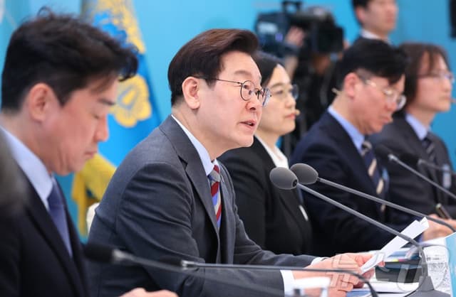 이 대통령 "중소기업 기술탈취·갑질, 기업 혁신 의지 갉아먹어…공정 사회 만들어야"