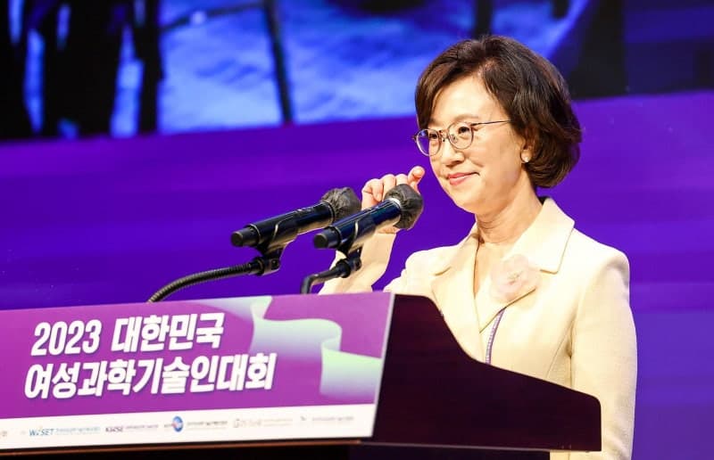 고위공직자 재산공개: 문애리 84억 최다