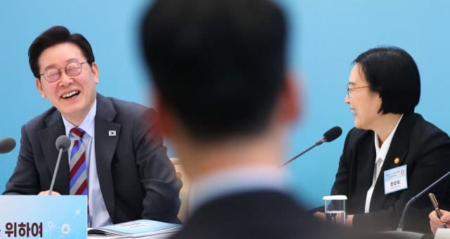 이대통령, 사업자 대출 주택 구매 '자발 상환' 경고