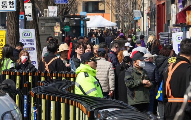 BTS 공연 도심 통제 속 결혼식 하객들 “평소보다 1시간 이상 더 걸려” 불편 호소