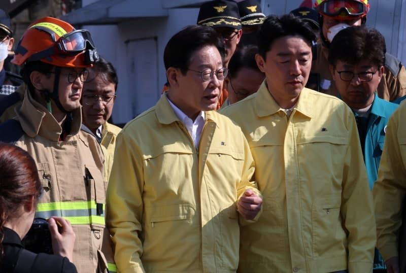 李대통령, 대전 화재 현장 방문…"2차 사고 없도록 챙겨달라" 당부