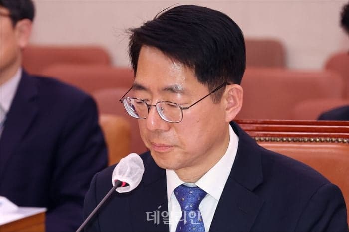 황종우 해수장관 후보자, "해양강국 실현에 혼신의 힘 다할 것"…재산 형성·전관예우 논란 질의