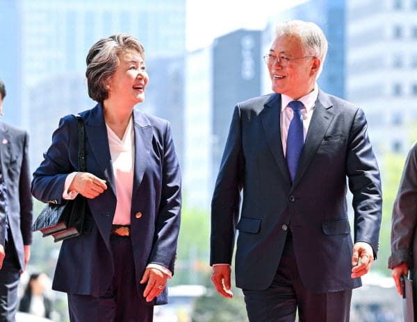 검찰, 김정숙 여사 '옷값 특활비 의혹' 경찰 무혐의 유지…송치 요구 않기로