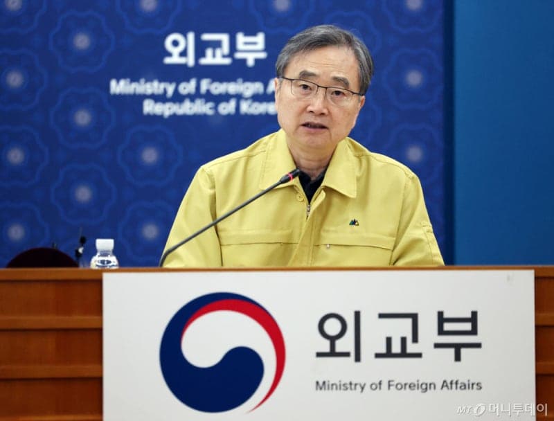 조현, 오만 외교장관과 통화…"원유·LNG 등 에너지수급 지원 요청"