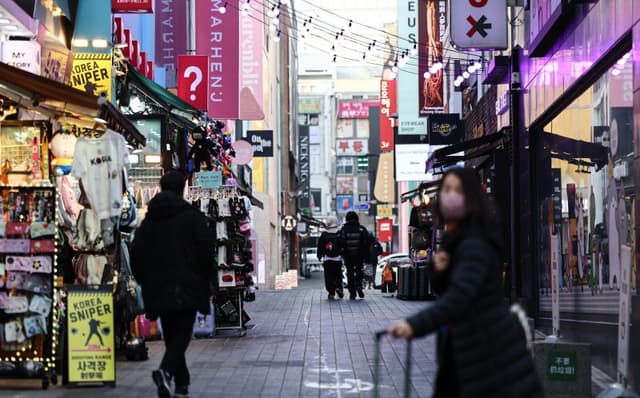 중동 전쟁 충격파…소비심리, 비상계엄 이후 최대폭 하락…집값 상승 기대도 ‘뚝’