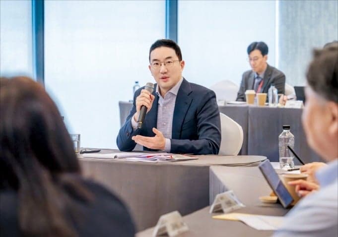 구광모, LG 이사회 의장직 사임…AX 가속화 '속도전'