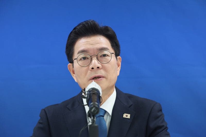 정원오 "폐교를 시니어 라이프캠퍼스로"…노인복지 공약 발표