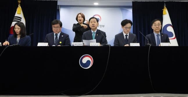 내일부터 유류세 인하폭 확대…휘발유 15%·경유 25%