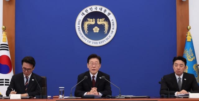 이 대통령, 중동 위기 속 전기요금 동결…절약 당부