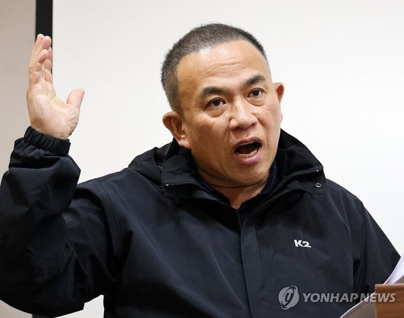 명태균 "여론조사 조작 증거있나" 신용한 "억울하면 맞고소하라"