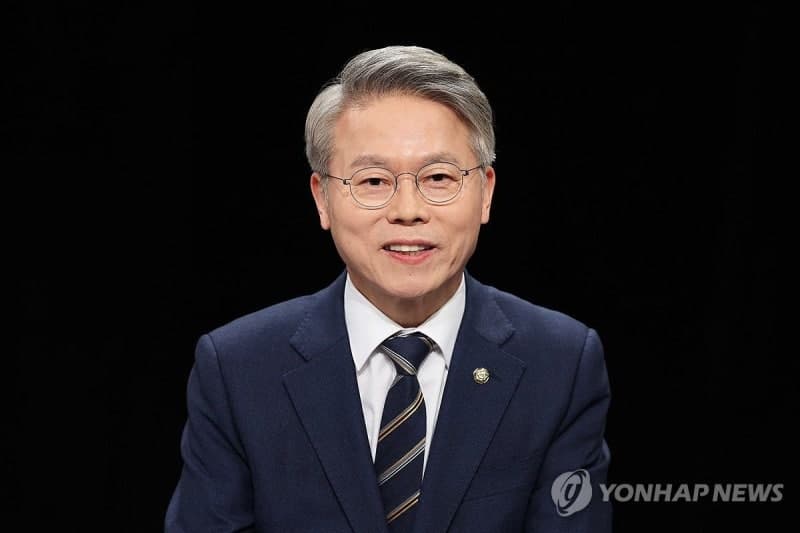 강기정, 민형배 측근 비리 공세 "뇌물 비리 전 비서실장 문제 깔끔히 해명해야"