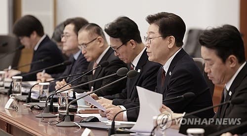 이 대통령, 전기료 동결 유지 "국민 절약 동참"