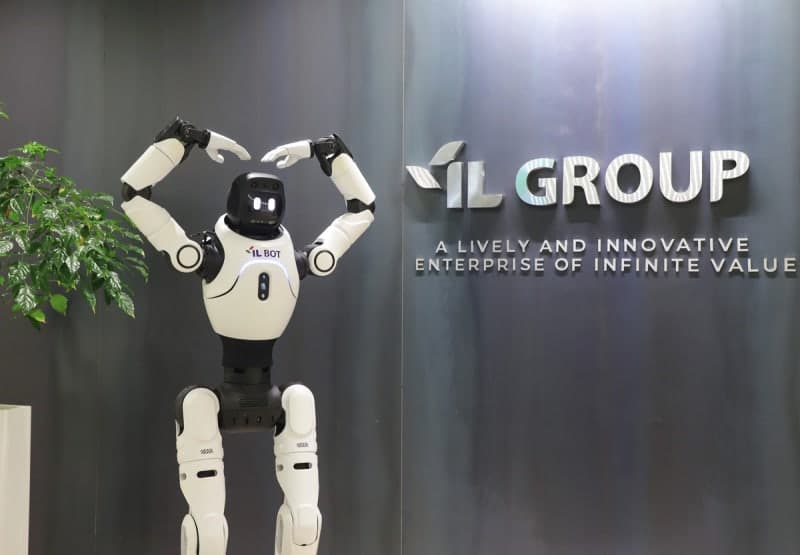 아이엘, 다목적 휴머노이드 '아이엘봇 Y1' 실물 공개…상업 서비스 시장 확대