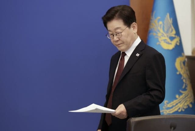 이 대통령 국정 지지율 69% '역대 최고치'…민주 46% vs 국힘 18%