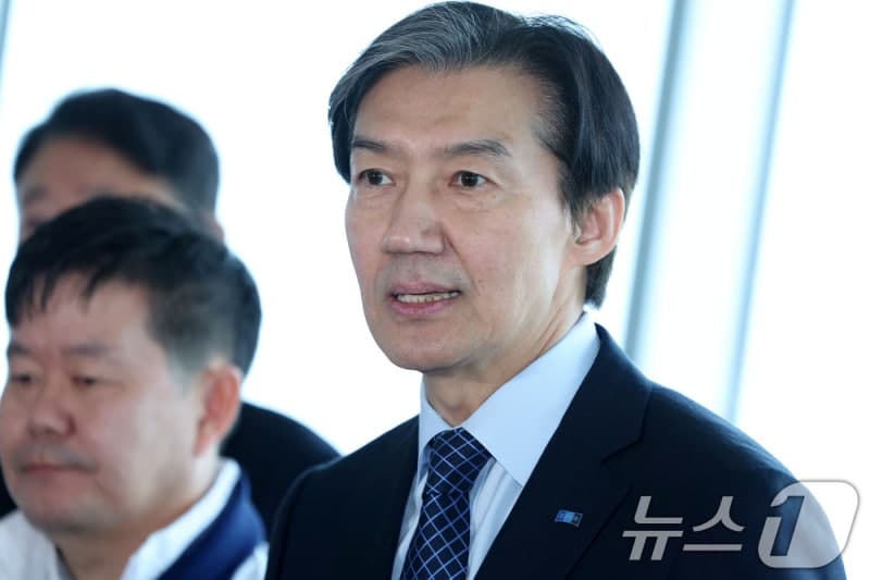 조국 "정치개혁 골든타임 지나고 있어"…민주개혁 5당 회담 제안