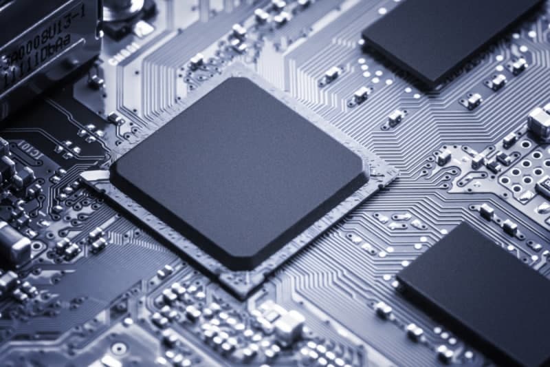 구글 '터보퀀트' 공개에 삼성전자·SK하이닉스 동반 하락, 메모리 공급 기대↓