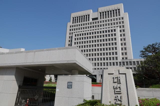 조희대 대법원장 18억 신고, 고위법관 평균 재산 44억…임해지 법원장 388억 '최다'