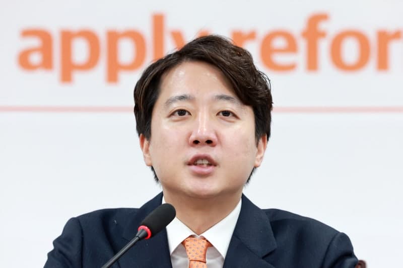 이준석 "25조 현금 살포 멈추고 유류세 전액 한시 면제해야"