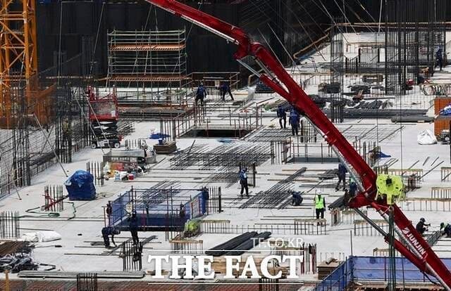 "건설경기 살아나나"…작년 4분기 건설공사 계약액 79.5조 '반등', 공공·비수도권 견인