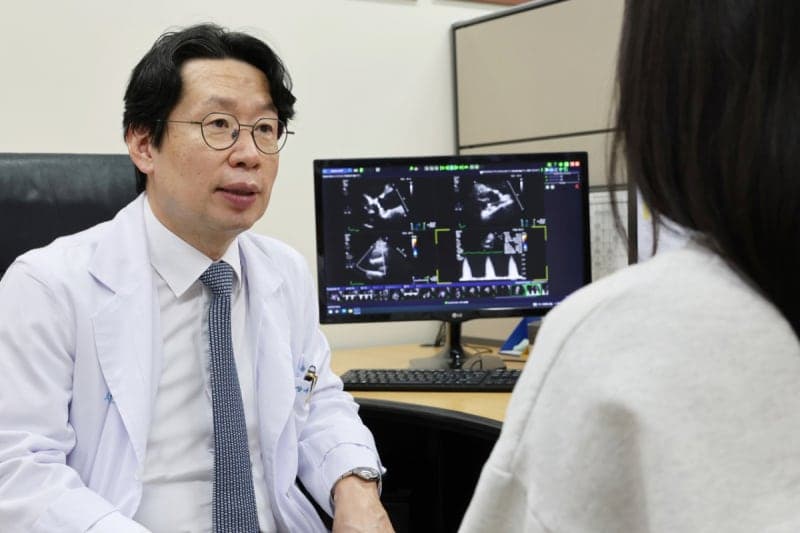 "무증상 대동맥판막협착증, 조기 수술 효과 10년 이상 지속"