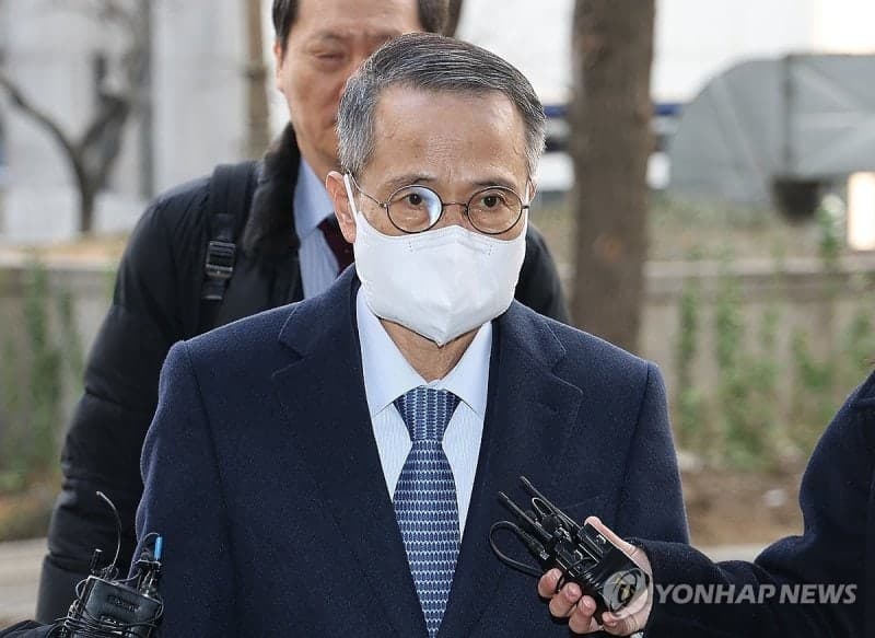 경찰, '선거 개입 의혹' 김규현 전 국정원장 추가 소환…김병기 차남도 조사