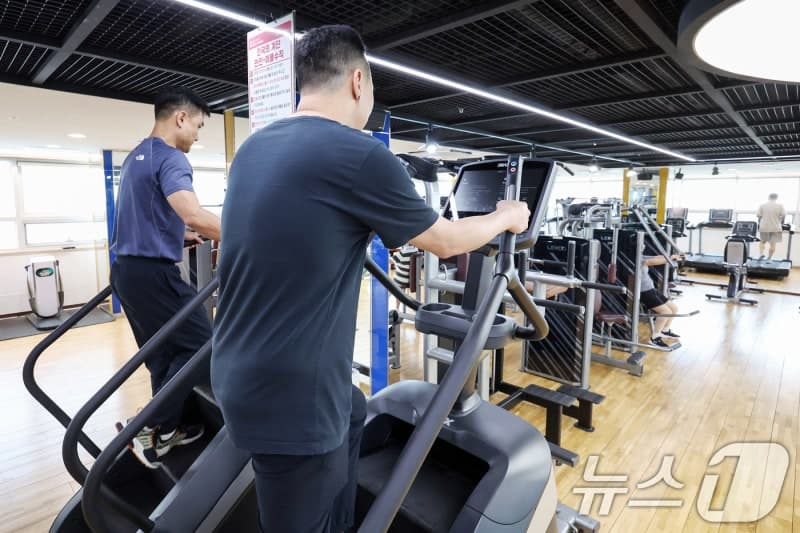 정부, 청년 건강관리 강화…담뱃값 1만원대 인상·술에 부담금 검토